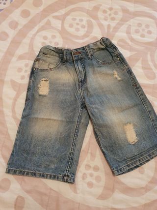 Bermudas vaqueras niño 9-10 años Zara de segunda mano por 2 EUR en  Cuatrovientos en WALLAPOP