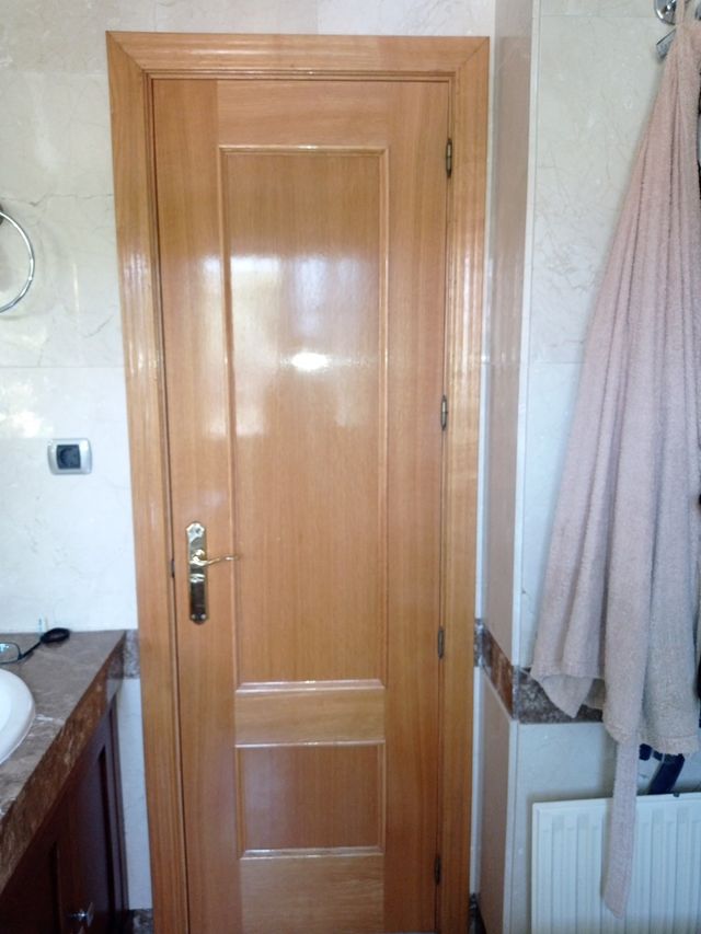 Puertas madera maciza de segunda mano por 200 € en Torrelodones en WALLAPOP