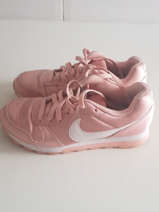 Zapatillas Nike talla 37,5 de segunda mano por 10 EUR en Parque Tecnologico  en WALLAPOP