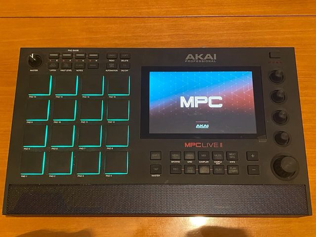 AKAI MPC LIVE 2