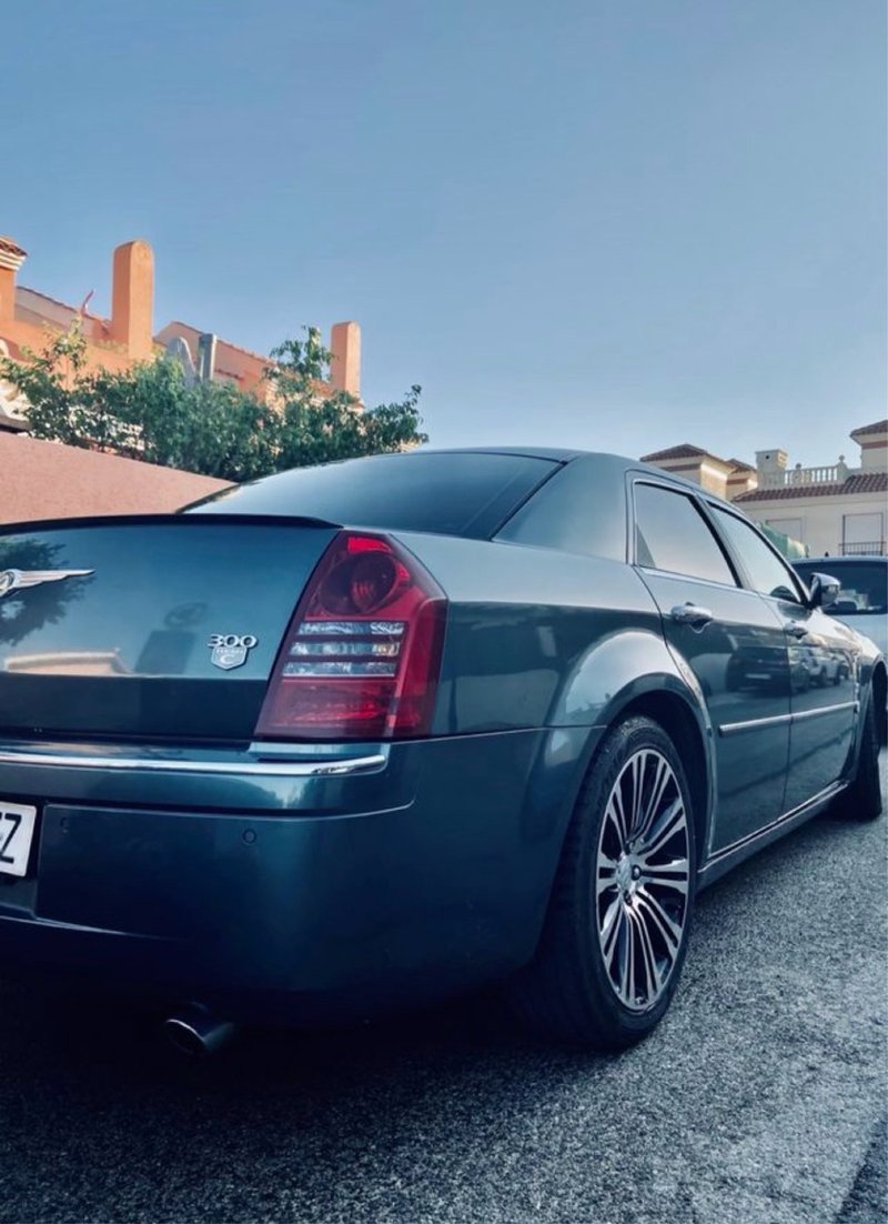 Chrysler 300 C HEMI 2005 - foto 1