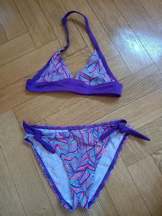 Bañador niña Marca Olaian de segunda mano por 5 EUR en Las Rozas de Madrid  en WALLAPOP
