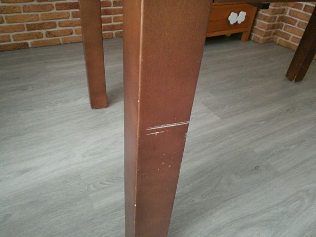 Mesa extensible de madera nogal