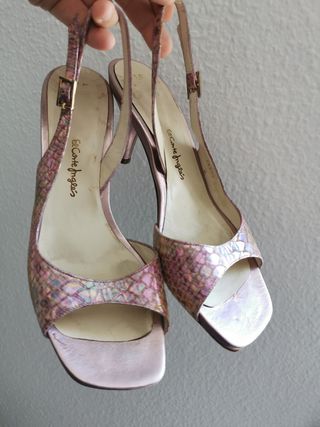 Sandalias tacón bajo rosas el Corte Inglés de segunda mano por 6,5 EUR en  Córdoba en WALLAPOP