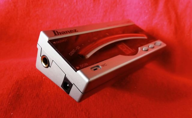 Afinador Ibanez LU10.