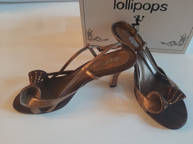 Sandalias marrones y doradas talla 37 lollipops.