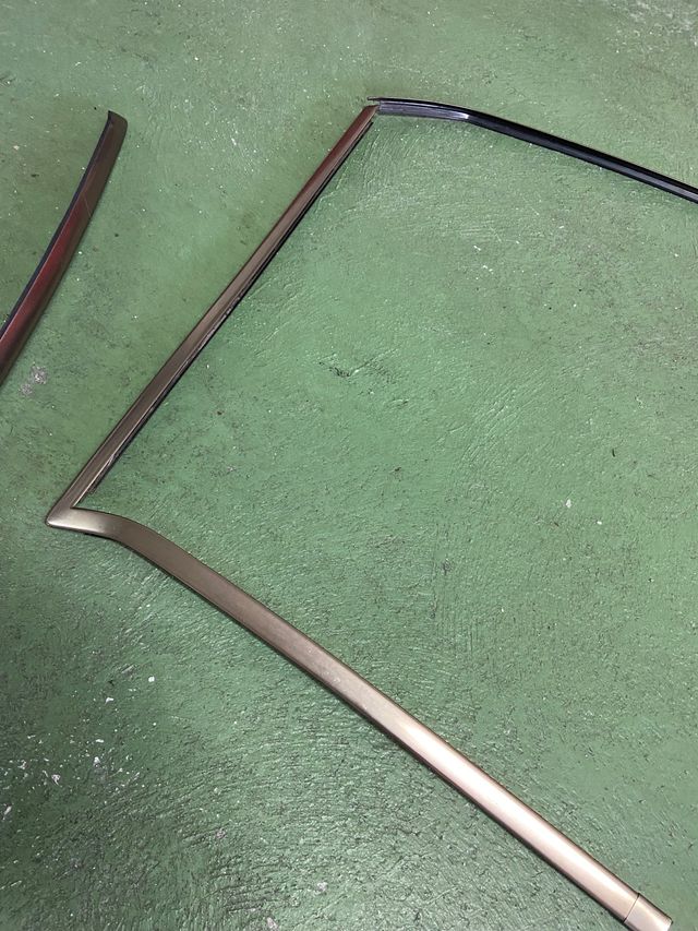 Embellecedores techo Mercedes 190 W201