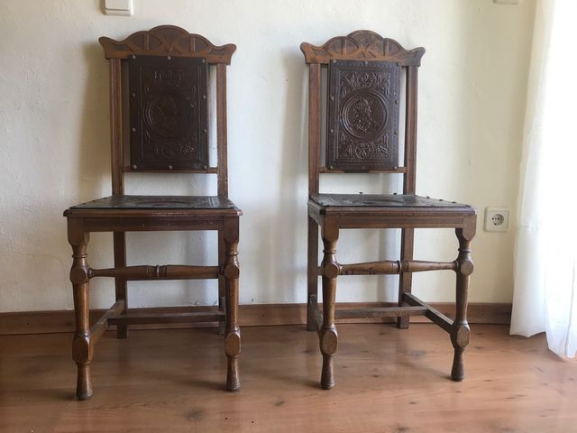 Sillas antiguas para restaurar.