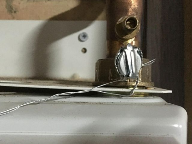 MATERIAL PARA PRECINTAR SUMINISTROS. PRECINTO.