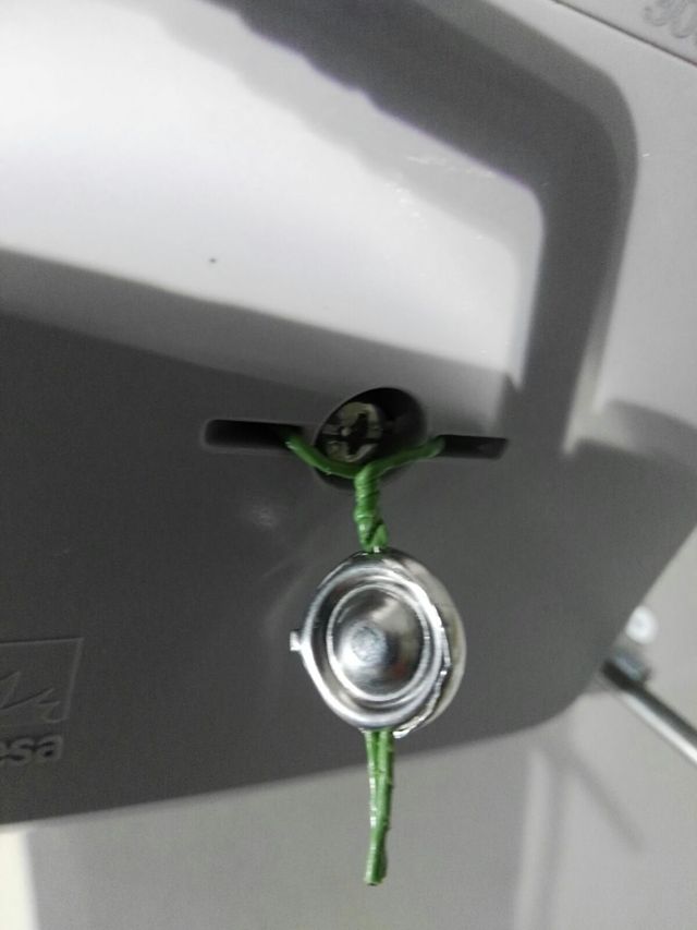 MATERIAL PARA PRECINTAR SUMINISTROS. PRECINTO.