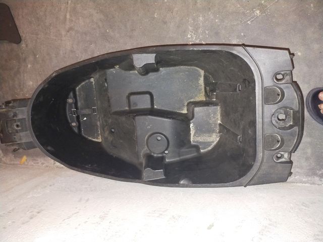 YAMAHA MAJESTY TAPAS INTERIORES+ VARIOS