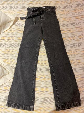 Pantalón vaquero SCALPERS de segunda mano por 20 EUR en Valencia en WALLAPOP