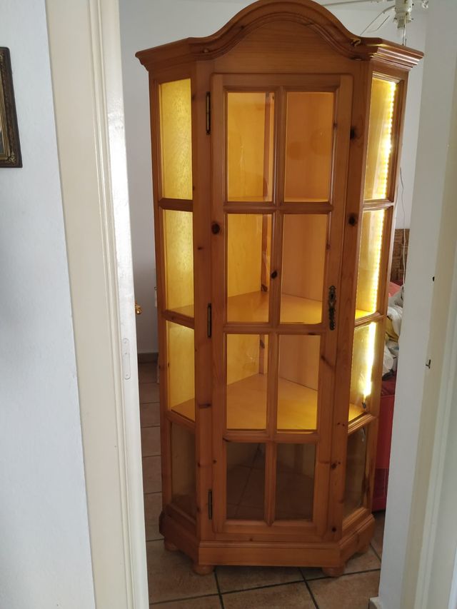 Estantería de madera para esquina de segunda mano por 50 € en