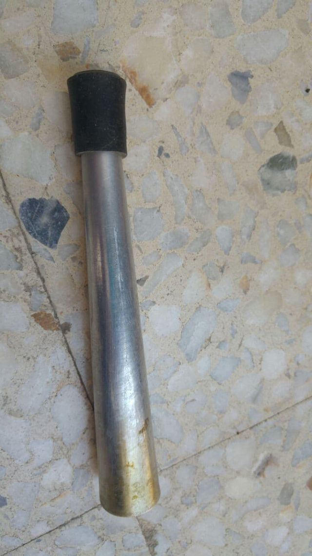 Mueble alto de cocina para escobas de segunda mano por 20 € en Madrid