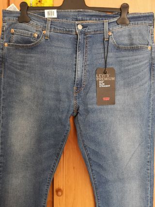 Pantalon Levis talla 48 de segunda mano por 35 EUR en Valencia en WALLAPOP