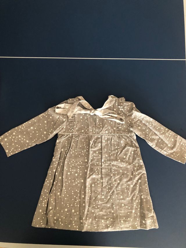 Vestido gris estrellitas 3-4 años