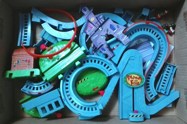 Juego de Phineas y Ferb LOCA MONTAÑA RUSA