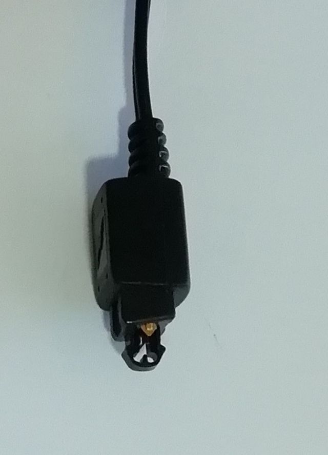 Cargador marca ERICSSON de 6 voltios