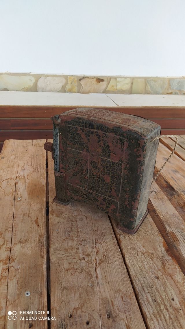 PROYECTOR DOMÉSTICO ANTIGUO