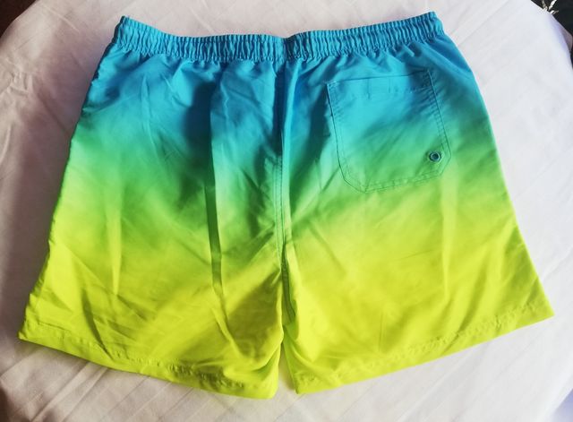 Bañador corto flúor para chico.