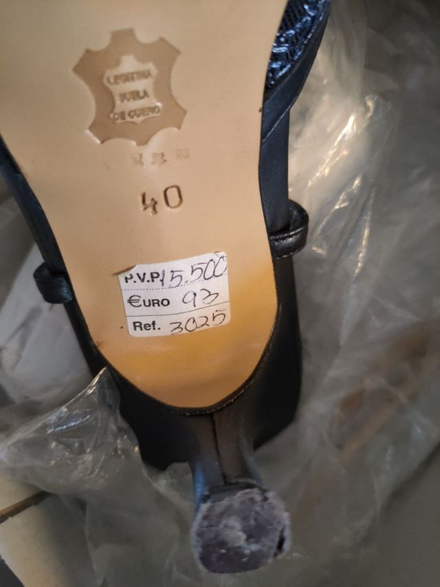 Zapatos Emilio Badiola ,color azul con bordados