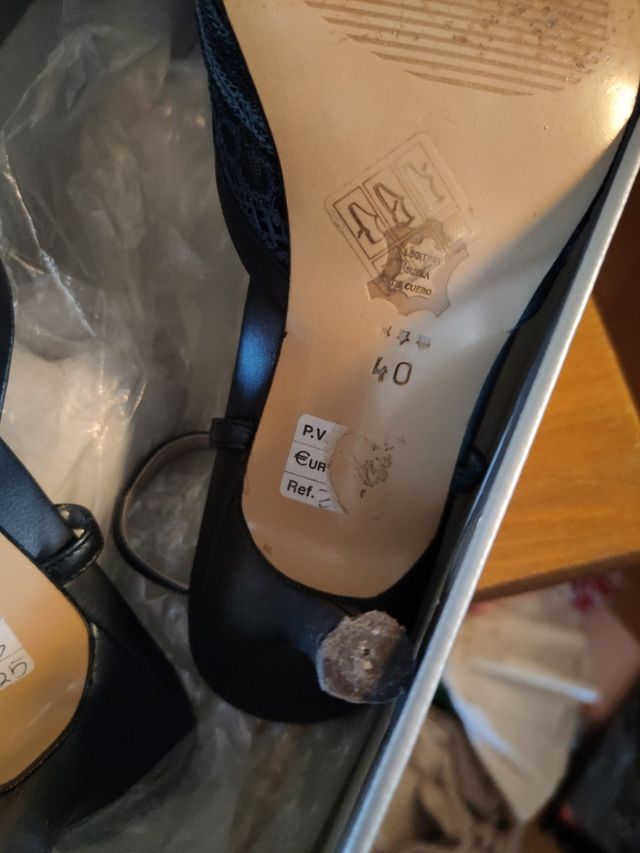 Zapatos Emilio Badiola ,color azul con bordados