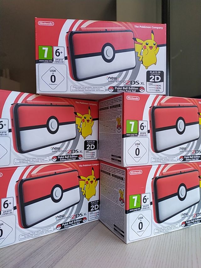 NEW Nintendo 2DS XL Pokeball