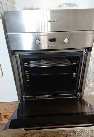 Horno Miele de segunda mano por 300 EUR en La Arena en WALLAPOP