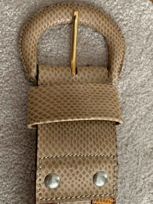 Cinturón de piel de mujer