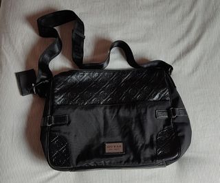 Maletín Guess de segunda mano en WALLAPOP