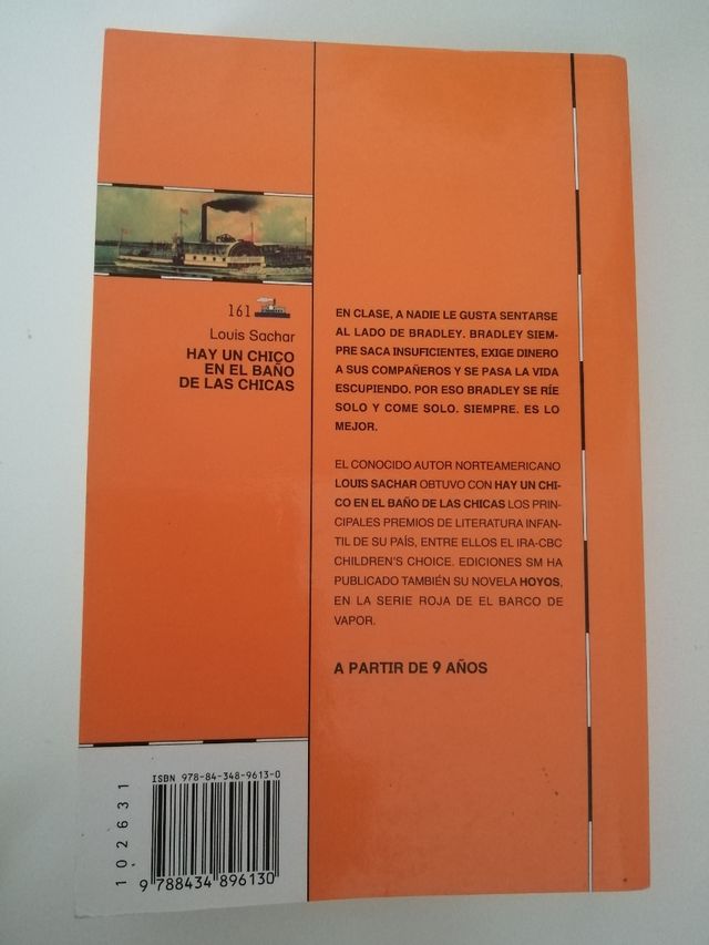 Hay un chico en el baño de las chicas