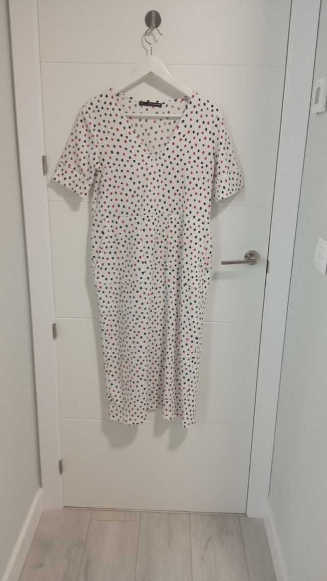 vestido blanco lunares