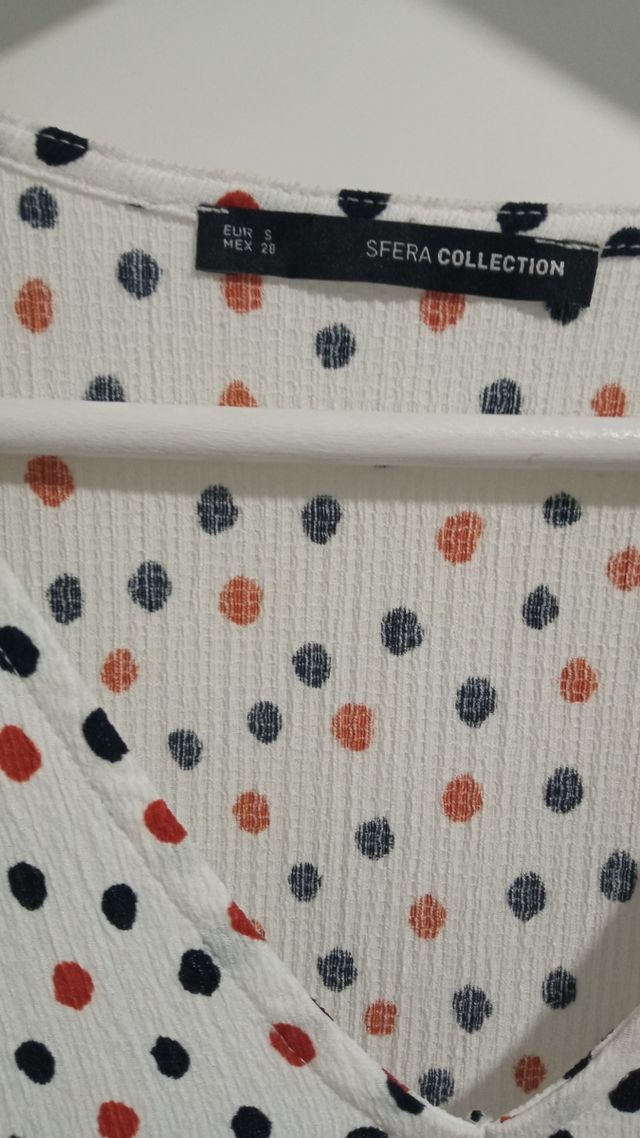 vestido blanco lunares