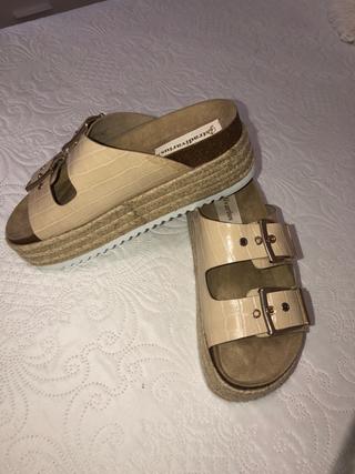 Chanclas súper cómodas de segunda mano por 10 EUR en Elda en WALLAPOP
