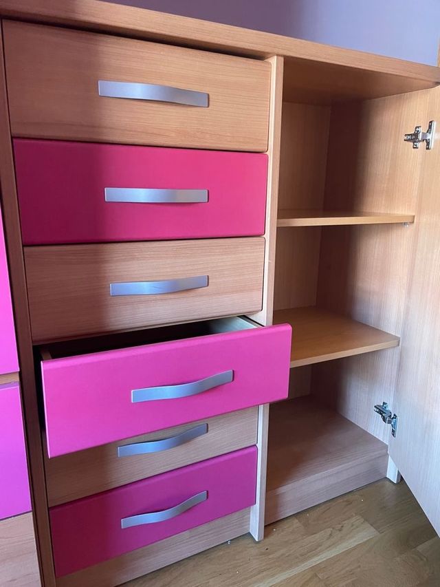 Vendo dormitorio juvenil en muy buen estado de segunda mano por 400