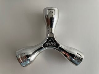 Llave ADIDAS para tacos botas fútbol de segunda mano por 5 EUR en  Valladolid en WALLAPOP