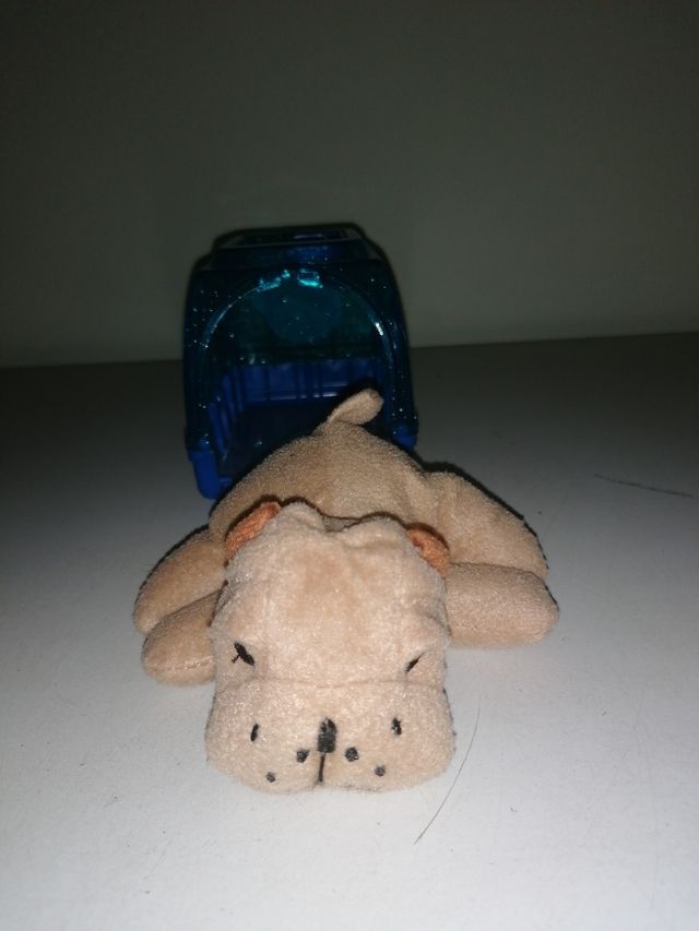 Cane di peluche e valigetta