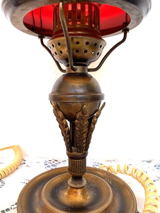 Antigua lámpara de mesa