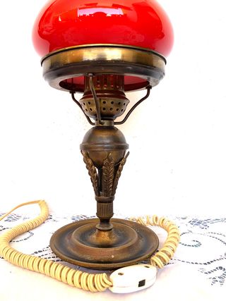 Antigua lámpara de mesa