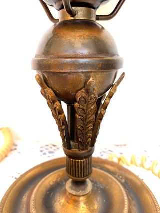 Antigua lámpara de mesa