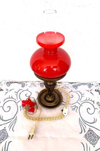 Antigua lámpara de mesa