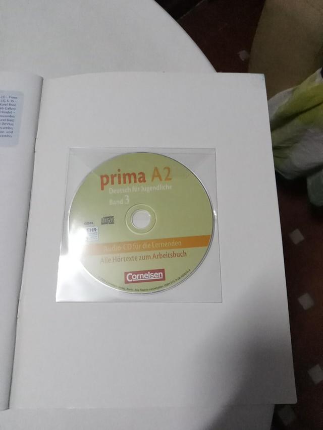 Libro de ejercicio de alemán para secundaria.