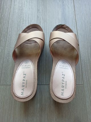 Sandalia cuña Marypaz de segunda mano por 10 EUR en Masquefa en WALLAPOP