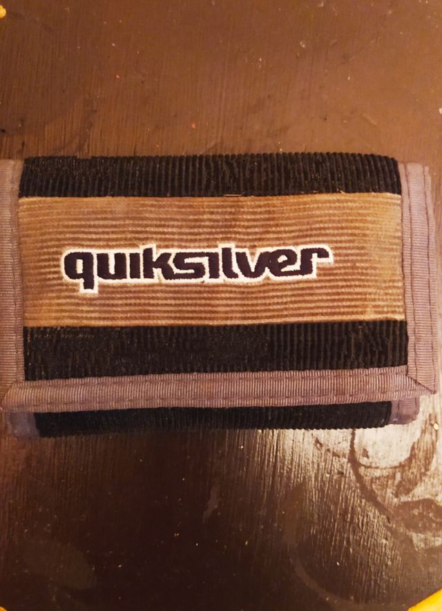 Cartera Quicksilver.