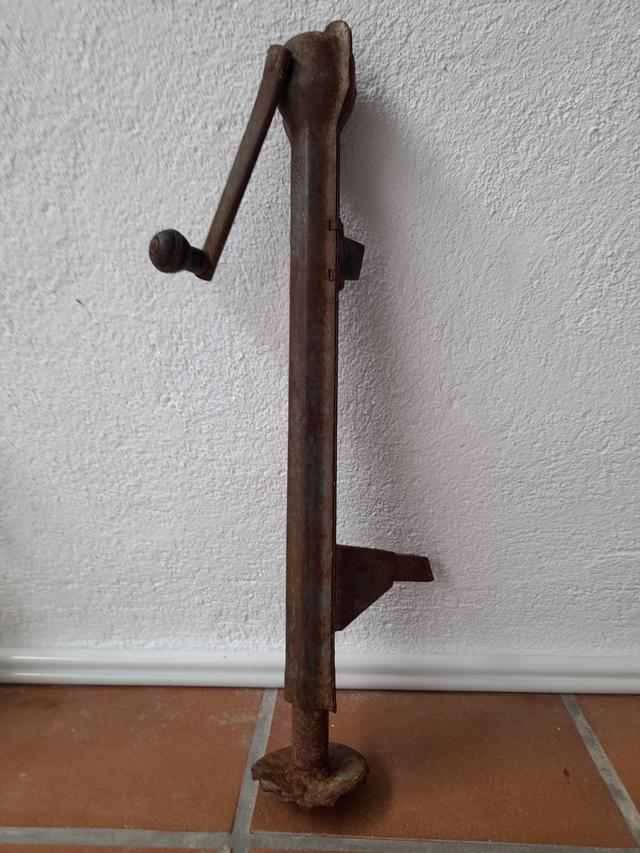 Gato antiguo Simca 1000