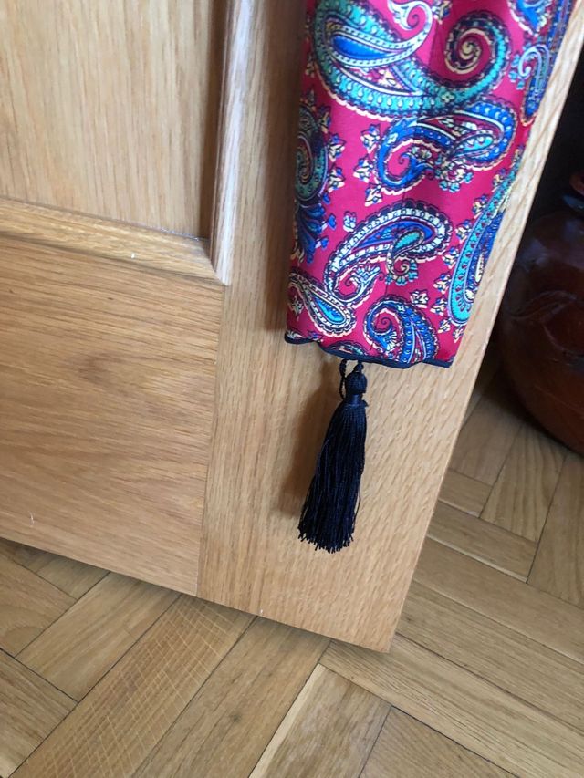 Funda nueva para colgar y guardar dos paraguas