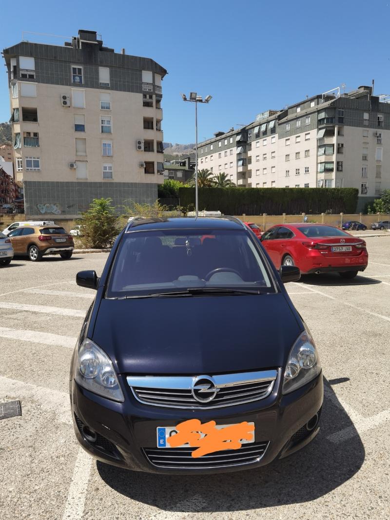 Opel Zafira 2010 - foto 1