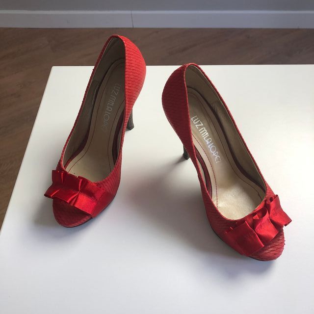 Zapatos de tacón rojo