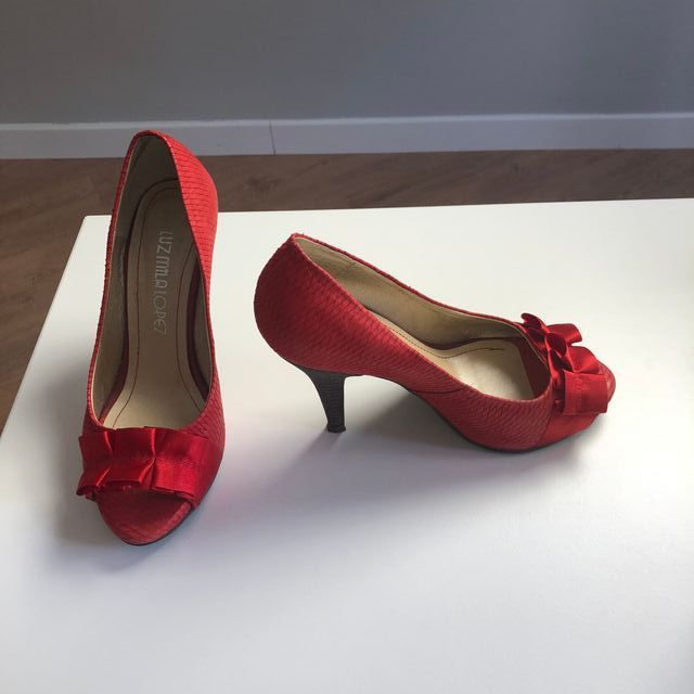 Zapatos de tacón rojo