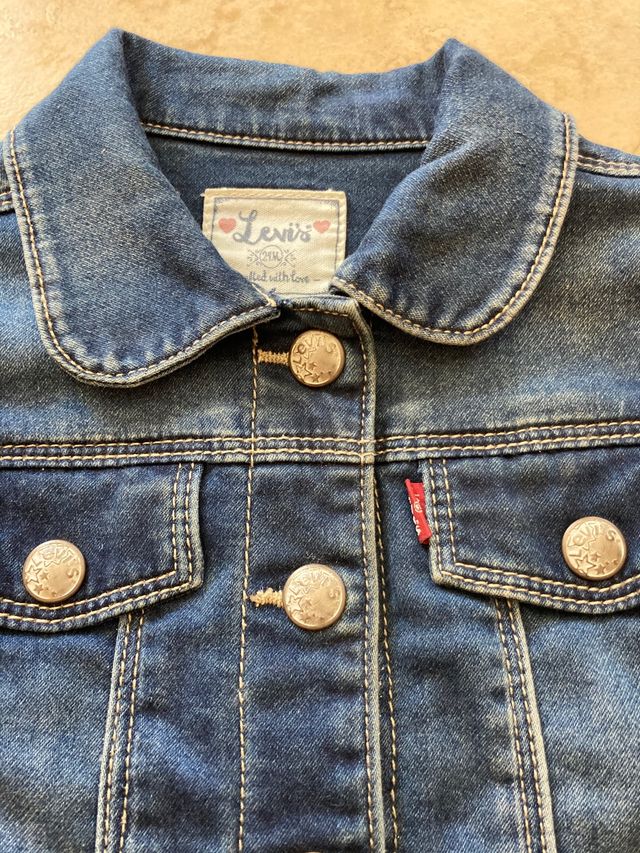 Cazadora levis 24 meses